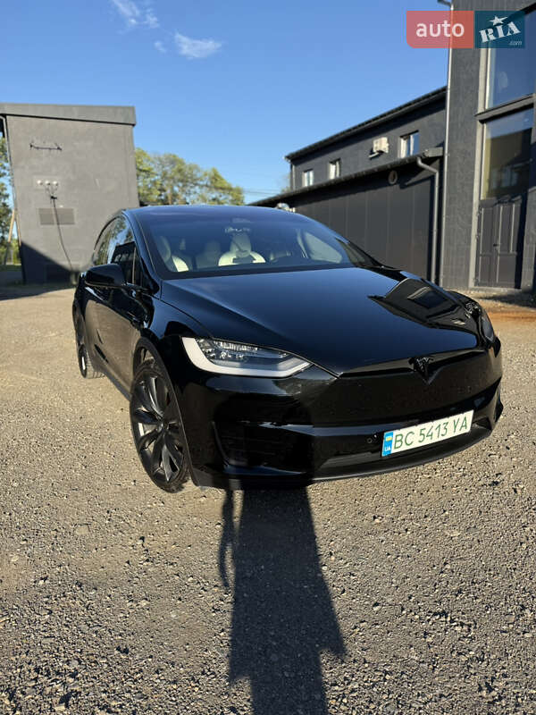 Tesla Model X 2020