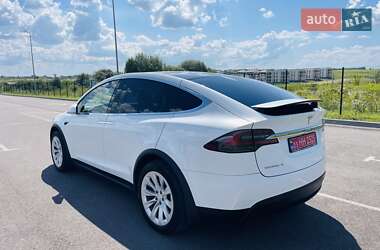 Позашляховик / Кросовер Tesla Model X 2018 в 
