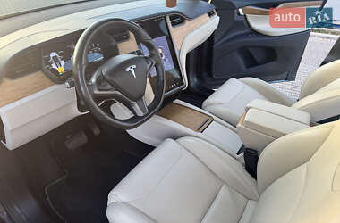 Внедорожник / Кроссовер Tesla Model X 2018 в 