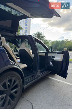 Позашляховик / Кросовер Tesla Model X 2021 в 