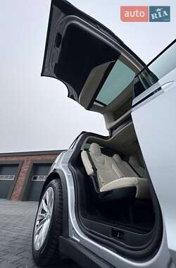 Внедорожник / Кроссовер Tesla Model X 2018 в 
