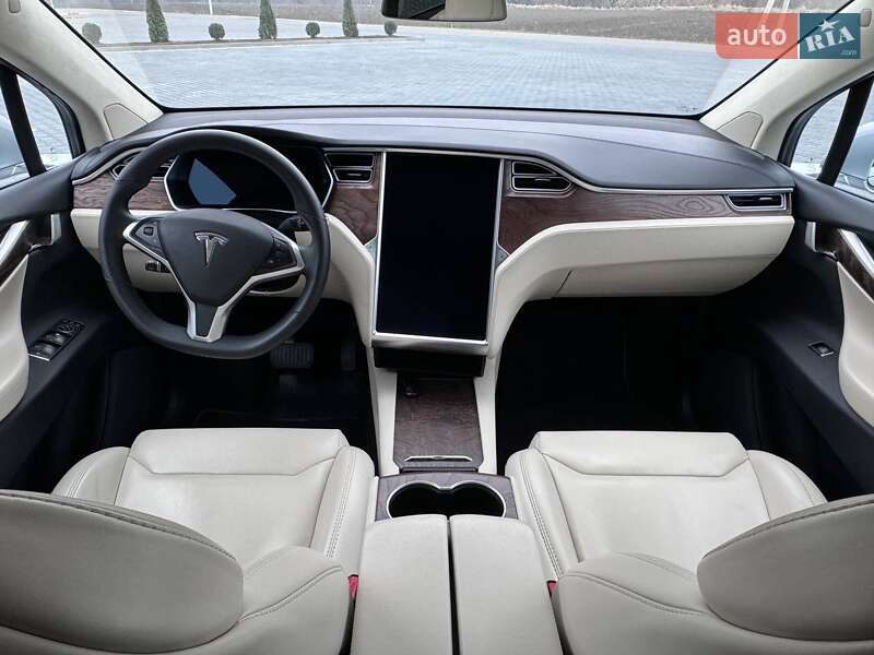 Позашляховик / Кросовер Tesla Model X 2018 в Полтаві