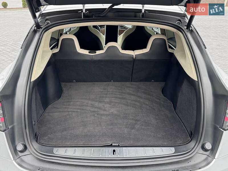 Позашляховик / Кросовер Tesla Model X 2018 в Полтаві