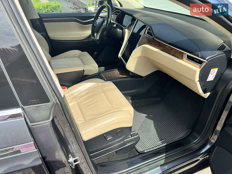 Позашляховик / Кросовер Tesla Model X 2017 в Житомирі