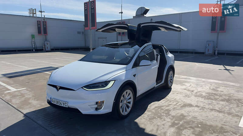 Внедорожник / Кроссовер Tesla Model X 2019 в Киеве