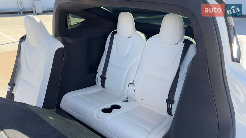 Внедорожник / Кроссовер Tesla Model X 2019 в Киеве
