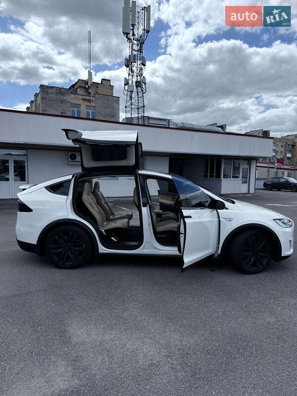 Внедорожник / Кроссовер Tesla Model X 2016 в Виннице