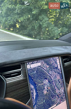 Позашляховик / Кросовер Tesla Model X 2016 в 