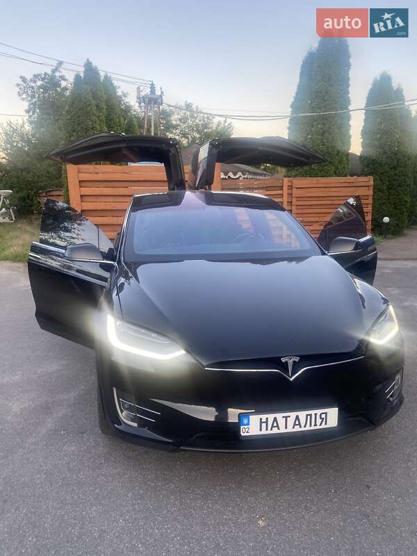 Позашляховик / Кросовер Tesla Model X 2016 в 