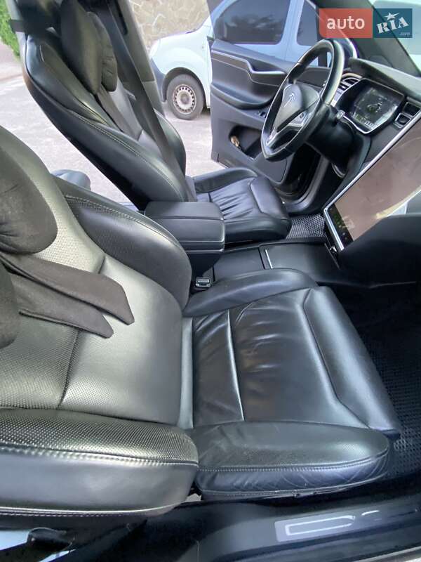 Внедорожник / Кроссовер Tesla Model X 2016 в Виннице