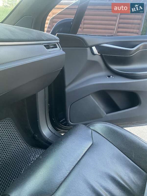 Внедорожник / Кроссовер Tesla Model X 2016 в Виннице