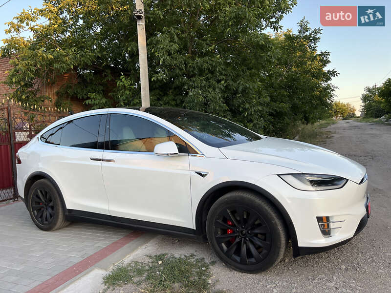 Позашляховик / Кросовер Tesla Model X 2019 в Кропивницькому