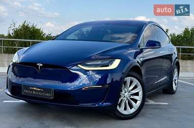 Позашляховик / Кросовер Tesla Model X 2016 в 