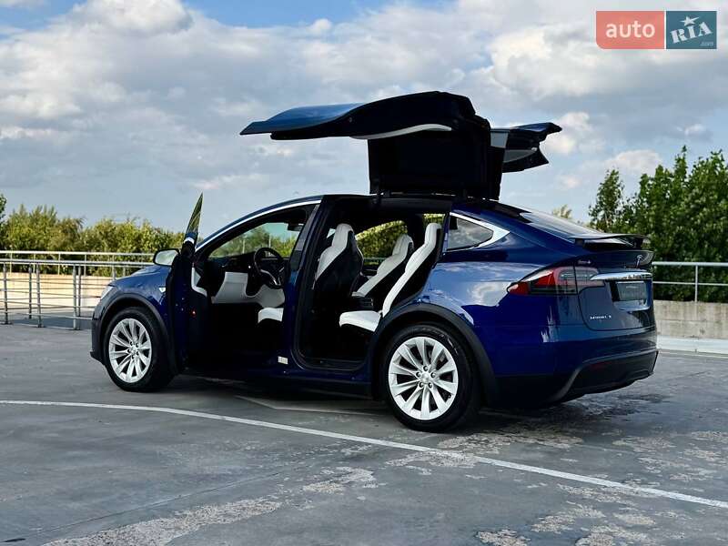 Позашляховик / Кросовер Tesla Model X 2016 в Києві фото 15 Позашляховик / Кросовер Tesla Model X 2016 в Києві