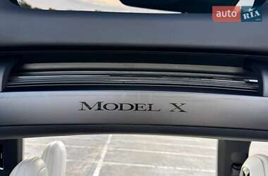Позашляховик / Кросовер Tesla Model X 2016 в 