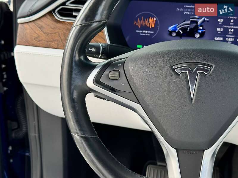 Позашляховик / Кросовер Tesla Model X 2016 в Києві фото 28 Позашляховик / Кросовер Tesla Model X 2016 в Києві