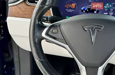 Позашляховик / Кросовер Tesla Model X 2016 в 