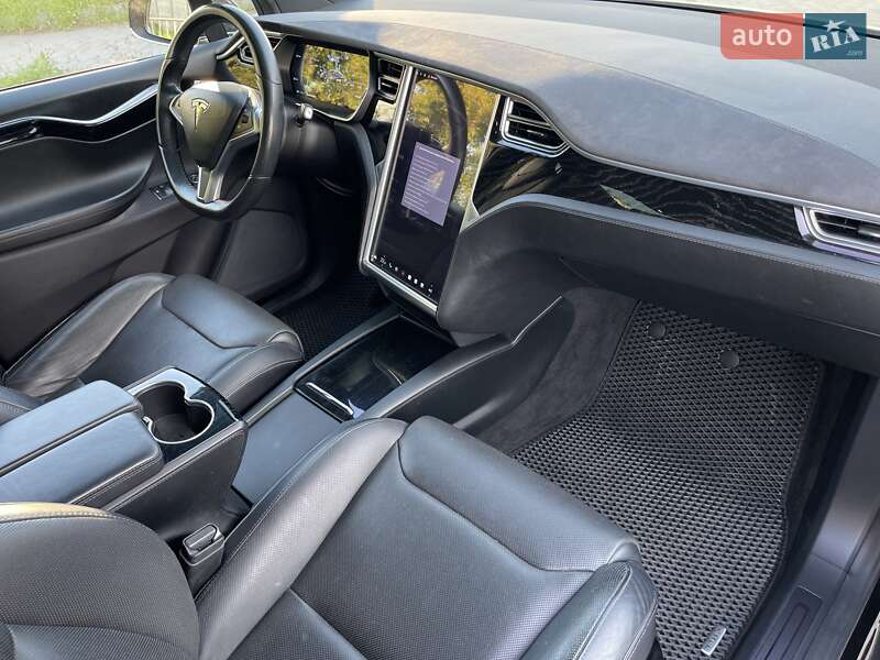 Позашляховик / Кросовер Tesla Model X 2016 в Києві