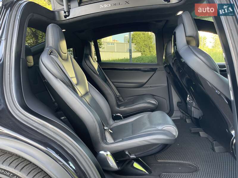 Позашляховик / Кросовер Tesla Model X 2016 в Києві