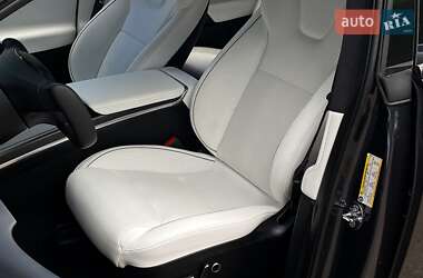 Позашляховик / Кросовер Tesla Model X 2024 в 