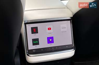 Позашляховик / Кросовер Tesla Model X 2024 в 