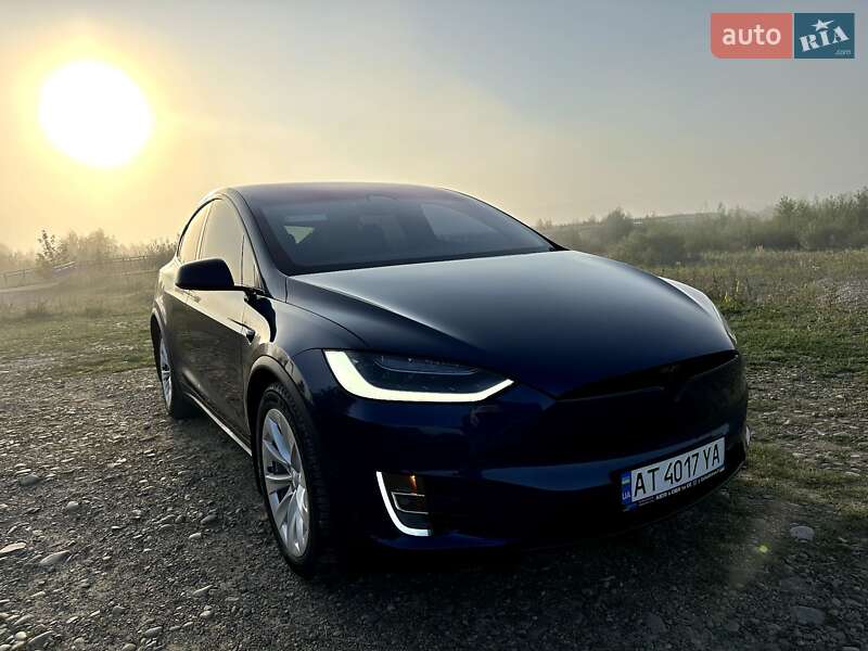 Внедорожник / Кроссовер Tesla Model X 2018 в Калуше