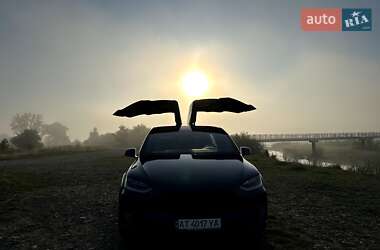 Позашляховик / Кросовер Tesla Model X 2018 в 