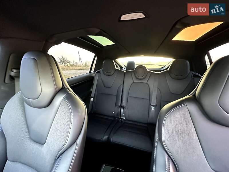 Внедорожник / Кроссовер Tesla Model X 2018 в Калуше