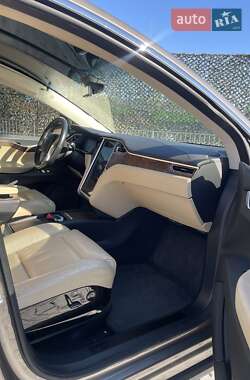 Позашляховик / Кросовер Tesla Model X 2016 в 