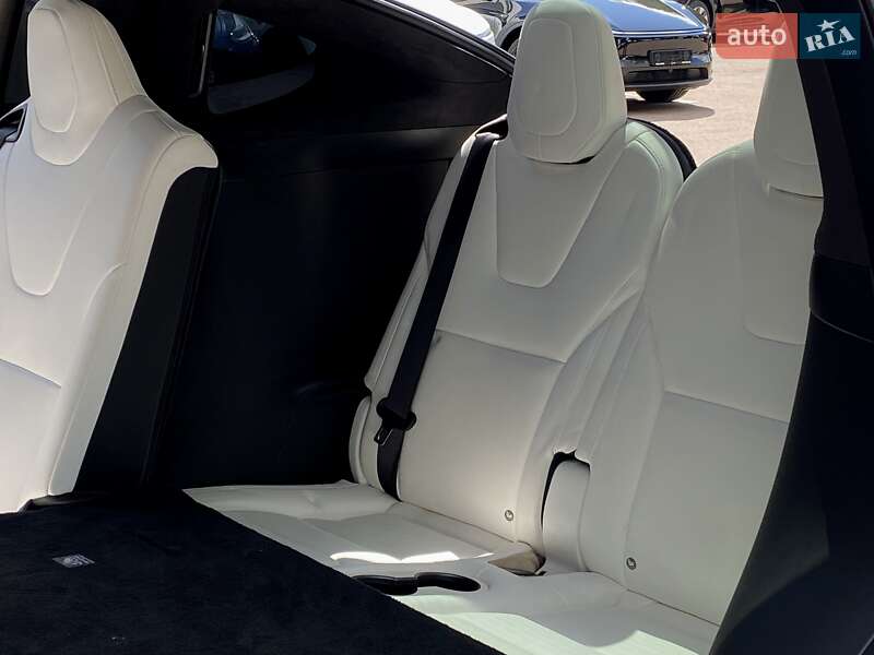 Позашляховик / Кросовер Tesla Model X 2019 в Києві
