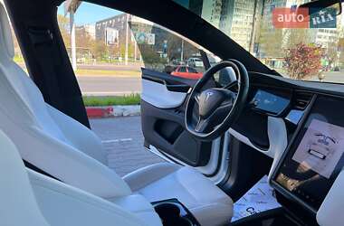 Позашляховик / Кросовер Tesla Model X 2020 в 