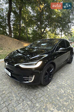 Позашляховик / Кросовер Tesla Model X 2020 в 