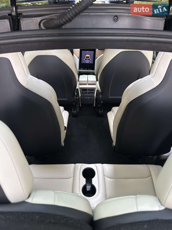 Позашляховик / Кросовер Tesla Model X 2020 в Чернівцях