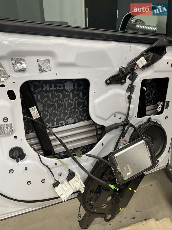 Позашляховик / Кросовер Tesla Model X 2021 в Дніпрі