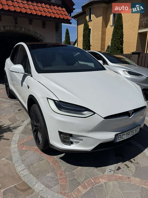 Внедорожник / Кроссовер Tesla Model X 2016 в 