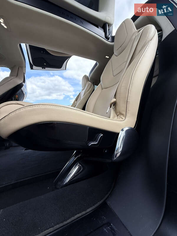 Позашляховик / Кросовер Tesla Model X 2016 в Вінниці