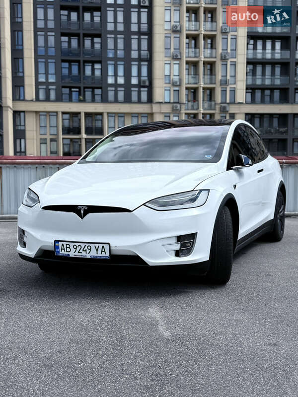 Позашляховик / Кросовер Tesla Model X 2016 в Вінниці