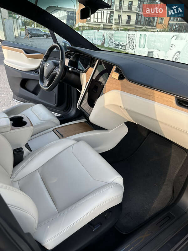 Позашляховик / Кросовер Tesla Model X 2019 в Івано-Франківську фото 18 Позашляховик / Кросовер Tesla Model X 2019 в Івано-Франківську