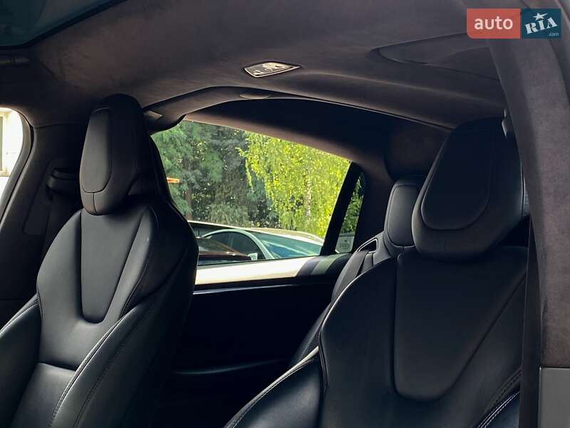 Позашляховик / Кросовер Tesla Model X 2019 в Києві