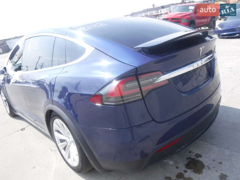 Внедорожник / Кроссовер Tesla Model X 2019 в Киеве
