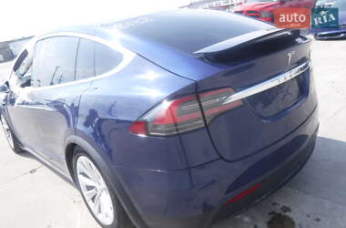 Позашляховик / Кросовер Tesla Model X 2019 в 
