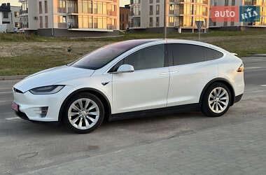 Позашляховик / Кросовер Tesla Model X 2016 в 