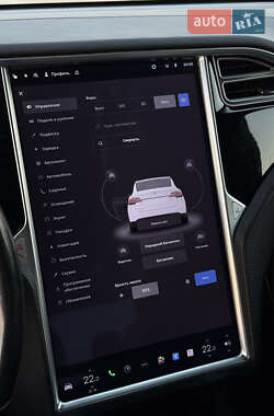 Позашляховик / Кросовер Tesla Model X 2016 в 