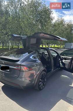 Внедорожник / Кроссовер Tesla Model X 2016 в 
