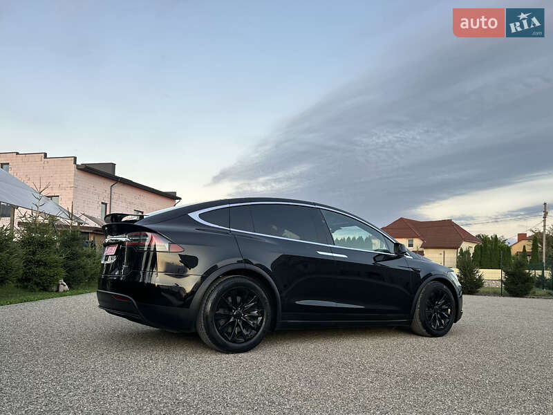 Позашляховик / Кросовер Tesla Model X 2018 в Тернополі