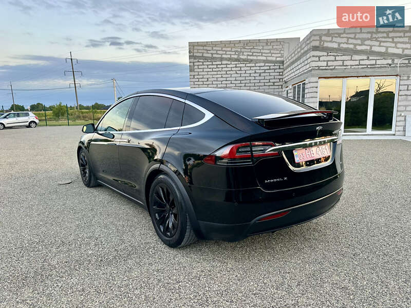 Позашляховик / Кросовер Tesla Model X 2018 в Тернополі