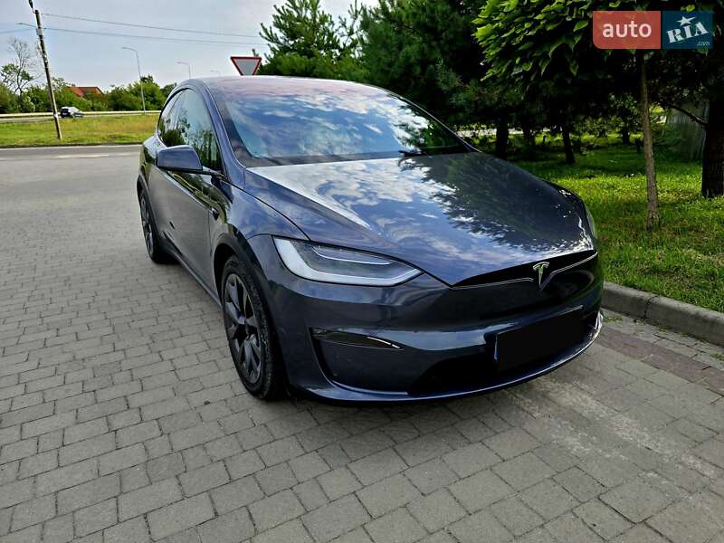 Tesla Model X 2022