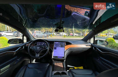 Позашляховик / Кросовер Tesla Model X 2019 в 
