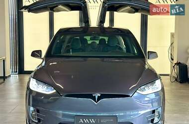 Позашляховик / Кросовер Tesla Model X 2018 в 