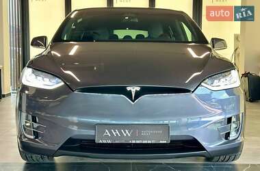 Позашляховик / Кросовер Tesla Model X 2018 в 